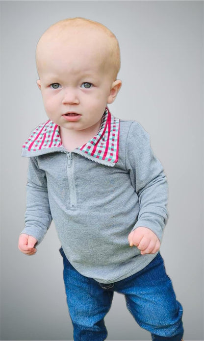 ᴡᴇᴇᴋʟʏ ᴘʀᴇ ᴏʀᴅᴇʀ Pullover- Grey with Red and Green Plaid Quarter Zip