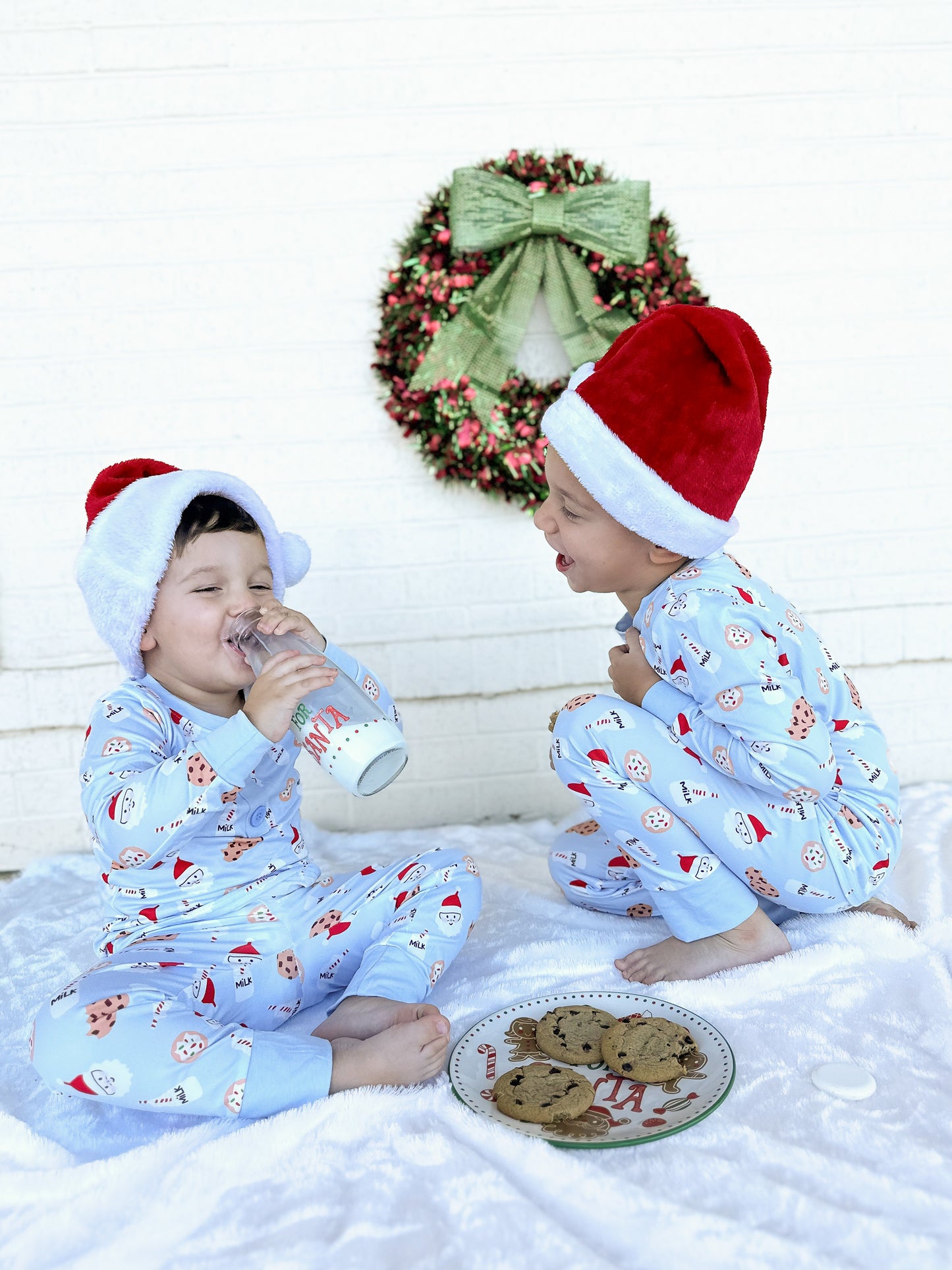 Basic Christmas Eve Box (30x40" Blanket/Personalized Gingerbread Plush/Pajamas)
