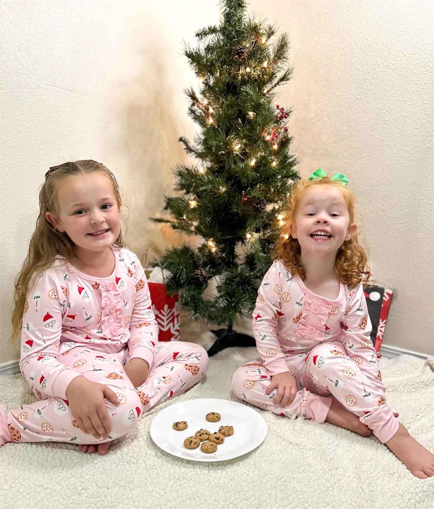 Basic Christmas Eve Box (30x40" Blanket/Personalized Gingerbread Plush/Pajamas)