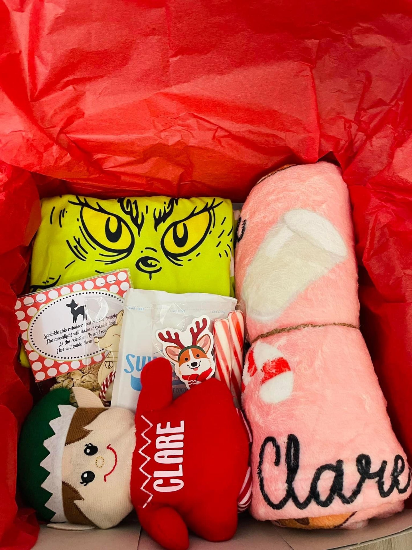 Basic Christmas Eve Box (30x40" Blanket/Personalized Gingerbread Plush/Pajamas)