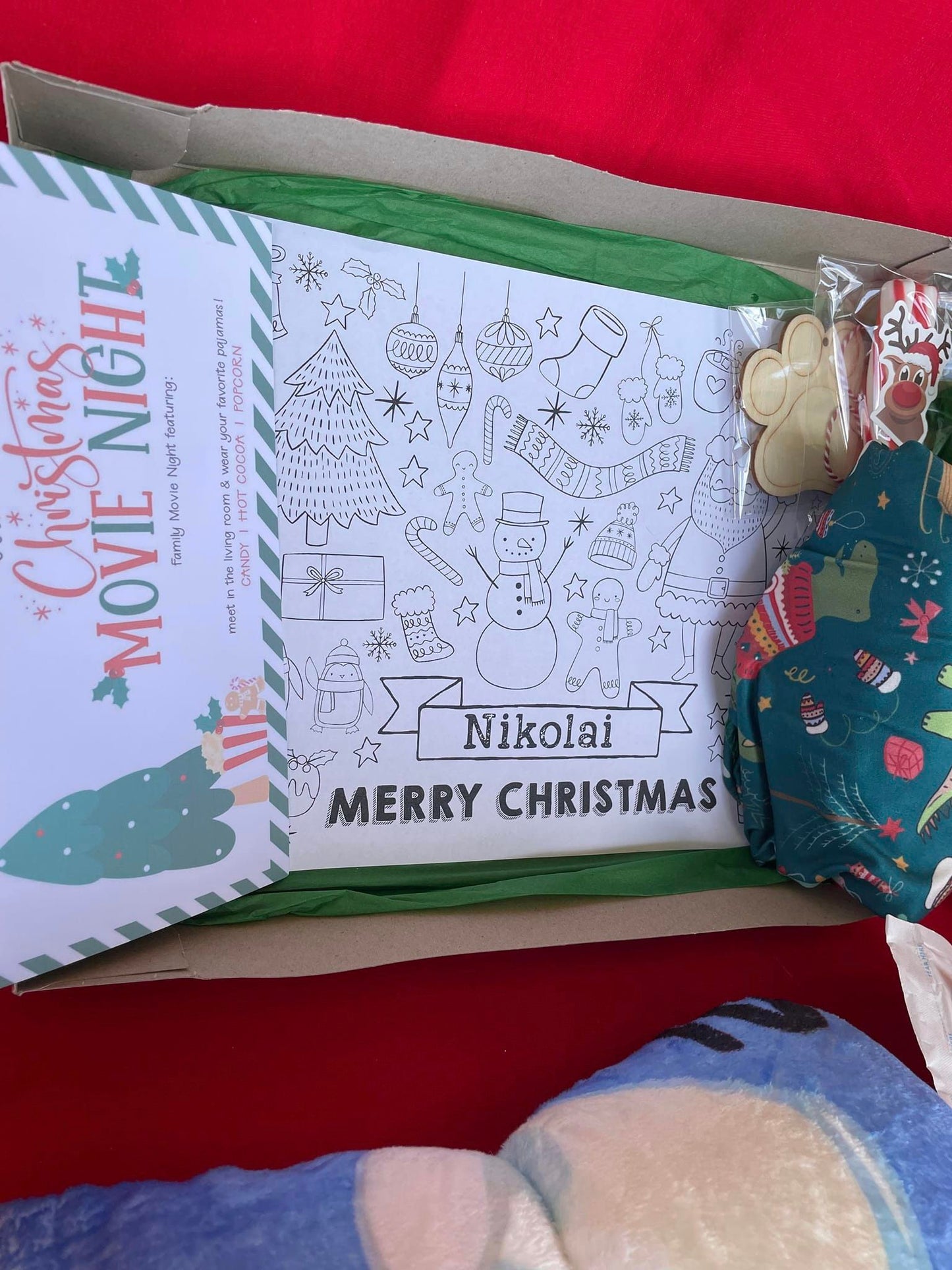 Basic Christmas Eve Box (30x40" Blanket/Personalized Gingerbread Plush/Pajamas)