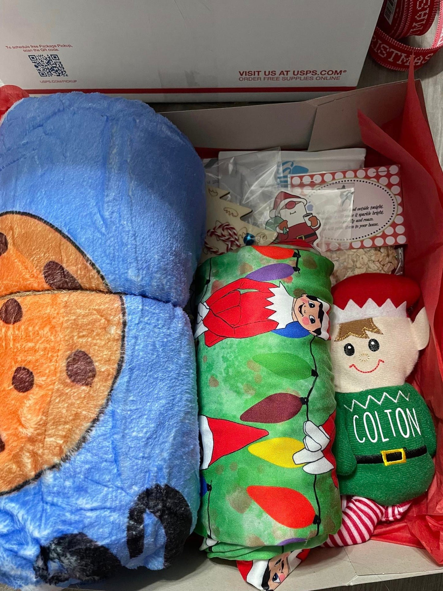 Basic Christmas Eve Box (30x40" Blanket/Personalized Gingerbread Plush/Pajamas)